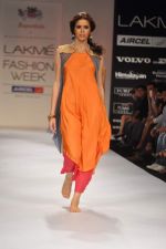 Model walk the ramp for Mayank and Shraddha Nigam show at Lakme Fashion Week Day 3 on 5th Aug 2012 (36).JPG